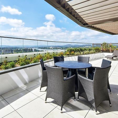 Meriton Suites Canberra Exterior photo The rooftop garden