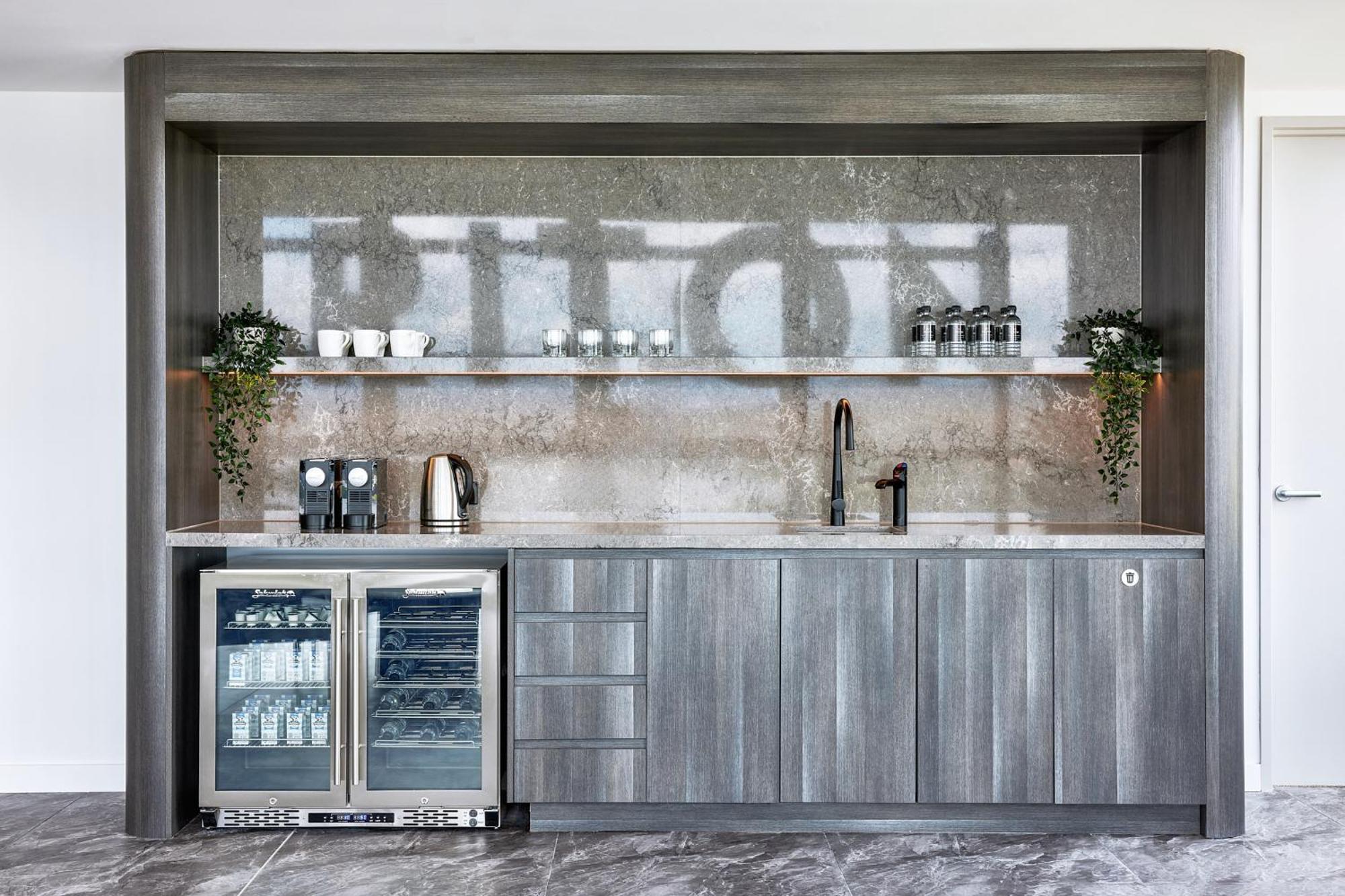 Meriton Suites Canberra Exterior photo A wet bar in a home
