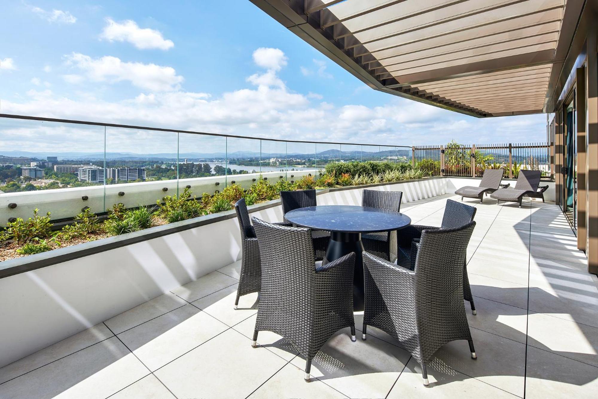 Meriton Suites Canberra Exterior photo The rooftop garden