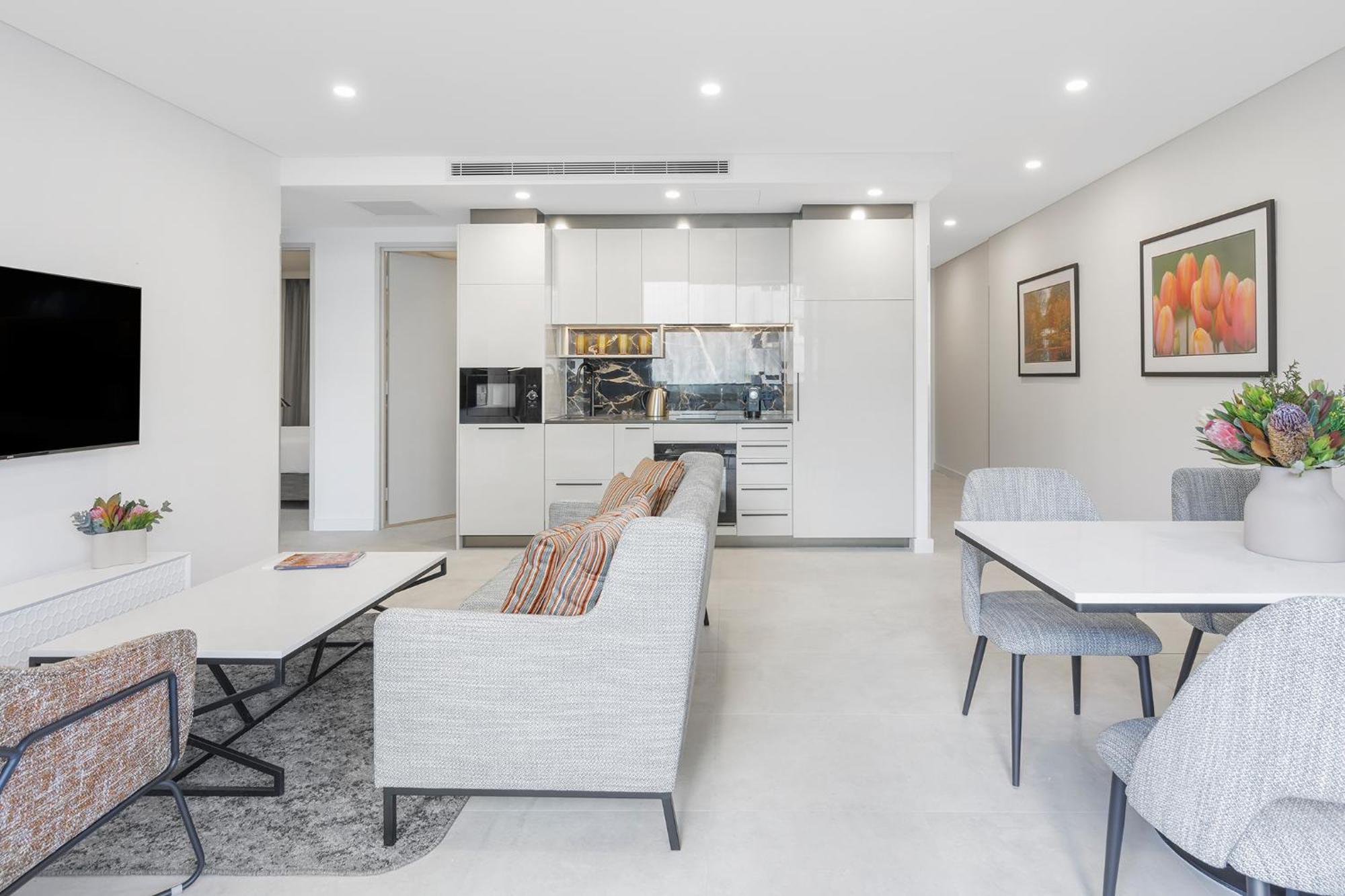 Meriton Suites Canberra Exterior photo A typical apartment interior