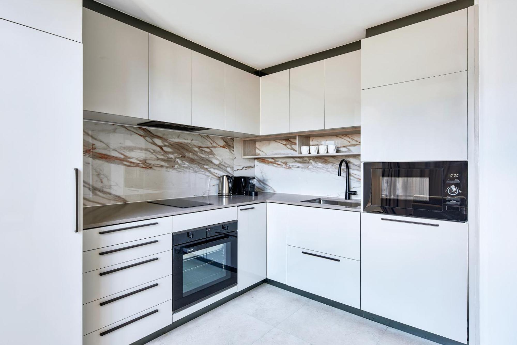 Meriton Suites Canberra Exterior photo A modern kitchen