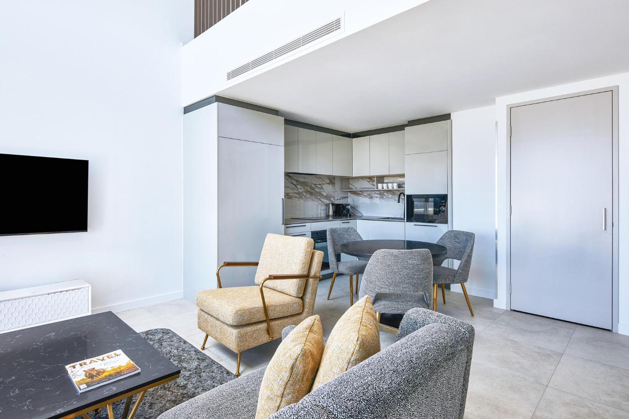Meriton Suites Canberra Exterior photo The interior of a typical apartment