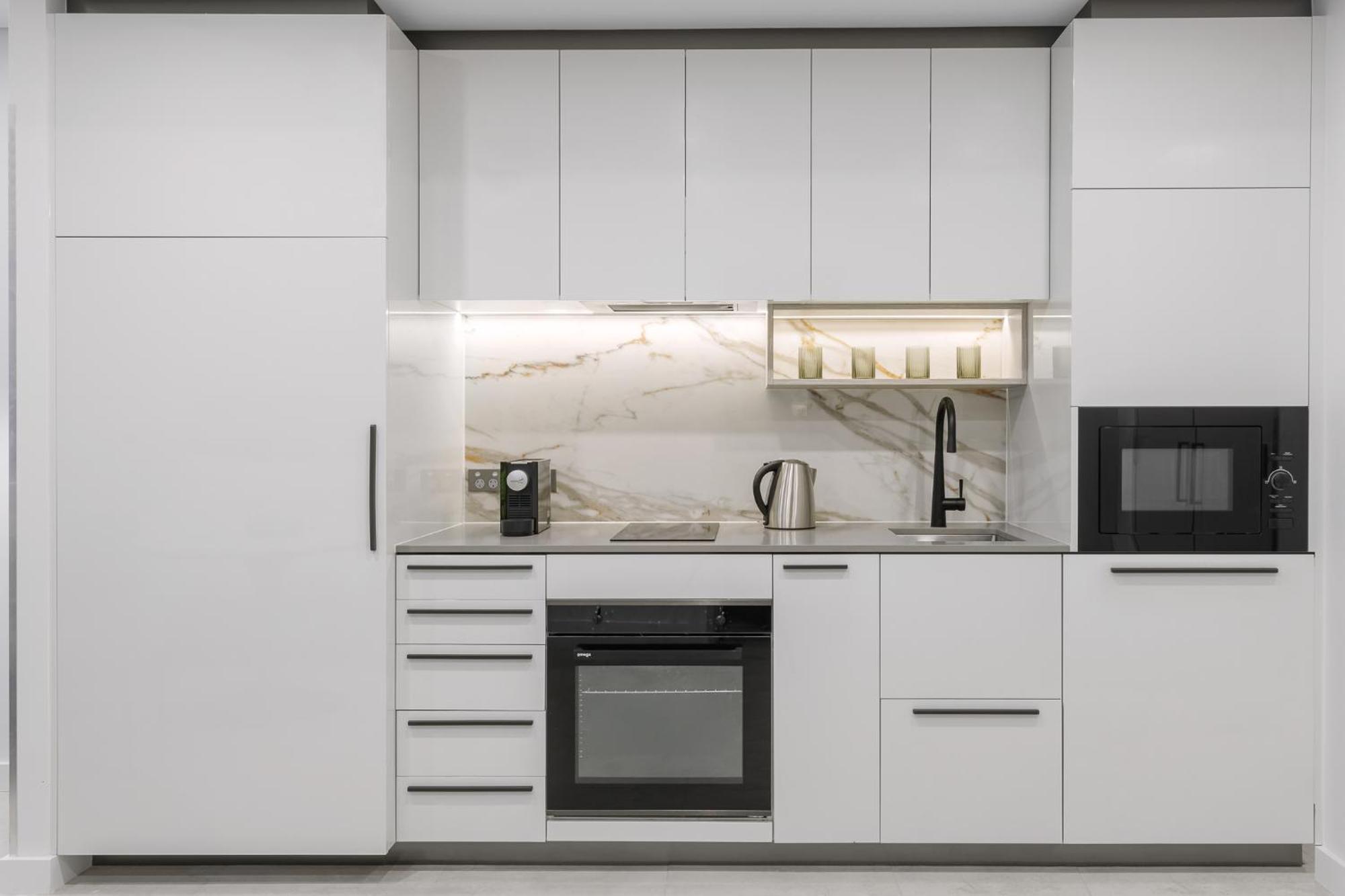 Meriton Suites Canberra Exterior photo A modern kitchen
